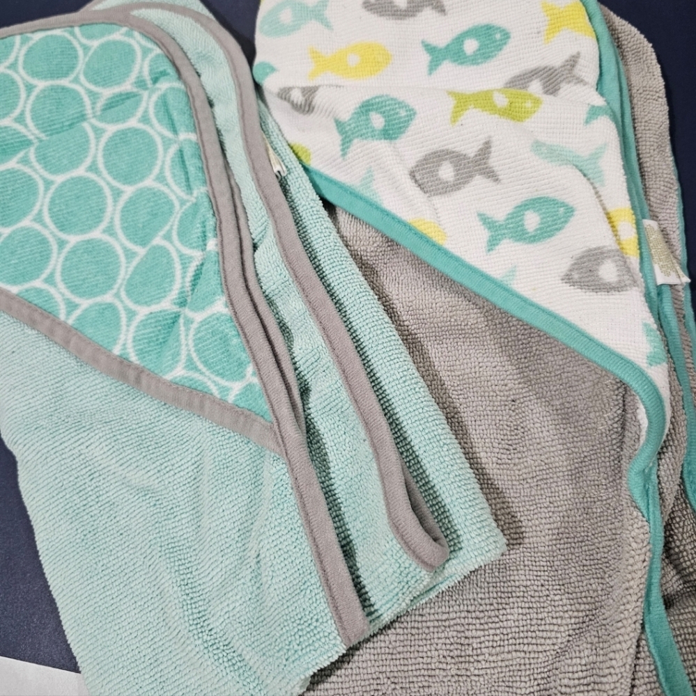 2 Gender Neutral Infant Baby Circo Hooded Towels Aqua Gray